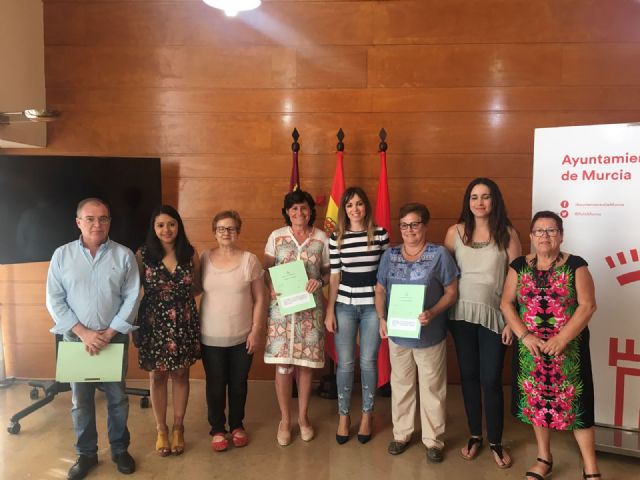 Rebeca Pérez firma un convenio de colaboración con las asociaciones Respuestas Solidarias y Murcia Acoge para mejorar la situación de los afectados por el Niño Costero en Perú - 1, Foto 1