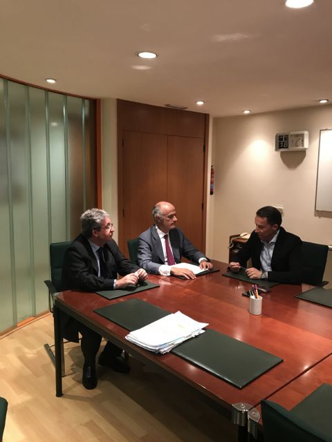 El Alcalde firma con el Ministerio del Interior la recuperación del edificio de la antigua comisaría del Cuerpo Nacional de Policía - 1, Foto 1