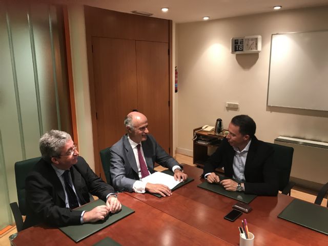 El Alcalde firma con el Ministerio del Interior la recuperación del edificio de la antigua comisaría del Cuerpo Nacional de Policía - 2, Foto 2