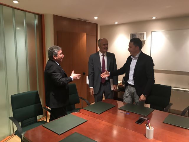 El Alcalde firma con el Ministerio del Interior la recuperación del edificio de la antigua comisaría del Cuerpo Nacional de Policía - 3, Foto 3