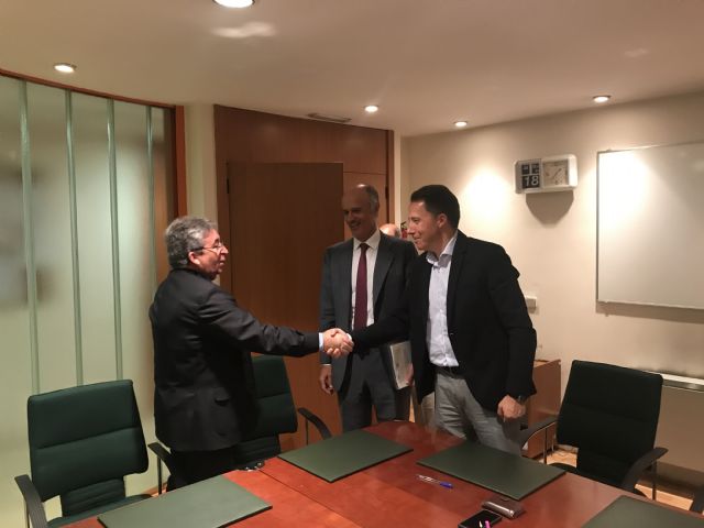 El Alcalde firma con el Ministerio del Interior la recuperación del edificio de la antigua comisaría del Cuerpo Nacional de Policía - 5, Foto 5