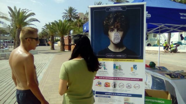 La concejalía de Medio Ambiente aprovecha el verano para recordar en las playas la importancia del reciclaje en la salud - 3, Foto 3