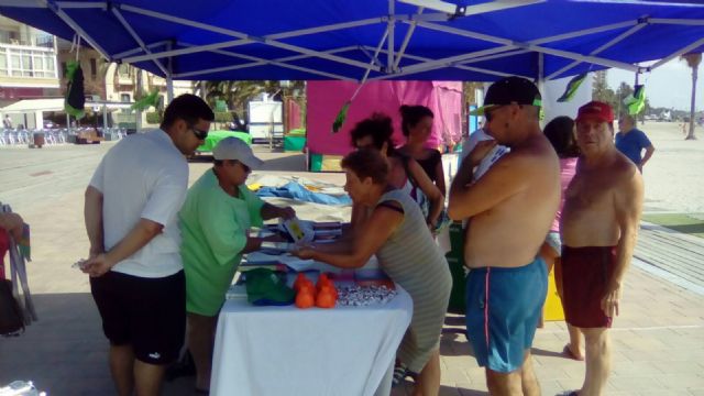 La concejalía de Medio Ambiente aprovecha el verano para recordar en las playas la importancia del reciclaje en la salud - 4, Foto 4