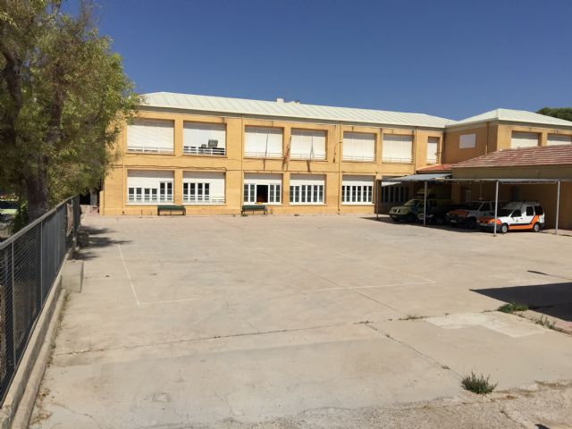 Propondrán que sean los vecinos quienes decidan el futuro de los antiguos Colegios de La Cruz y Juan de la Cierva - 1, Foto 1