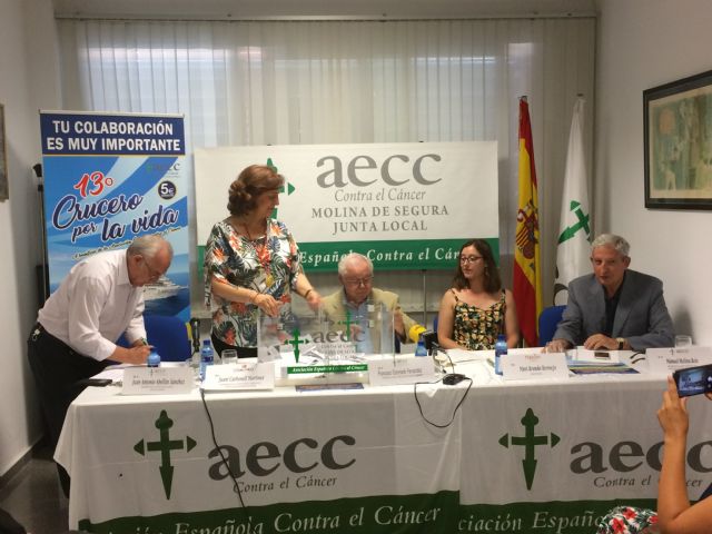 El número 3.602 es el ganador del primer premio en el sorteo del 13º Crucero por la Vida organizado por la Junta Local de la Asociación Española Contra el Cáncer de Molina de Segura - 4, Foto 4