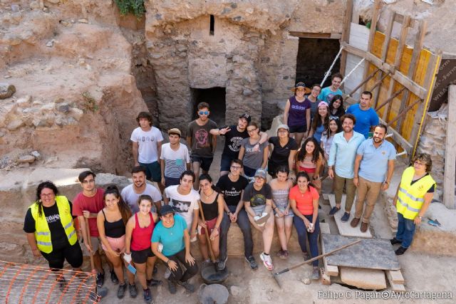 Jóvenes de toda España participan como voluntarios en el campo de trabajo del Anfiteatro Romano - 1, Foto 1