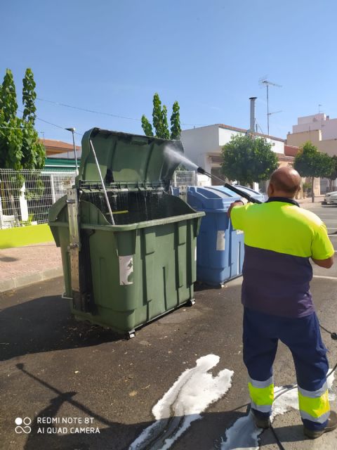El Ayuntamiento de Puerto Lumbreras lleva a cabo la campaña de verano de limpieza y desinfección de baterías de contenedores - 2, Foto 2