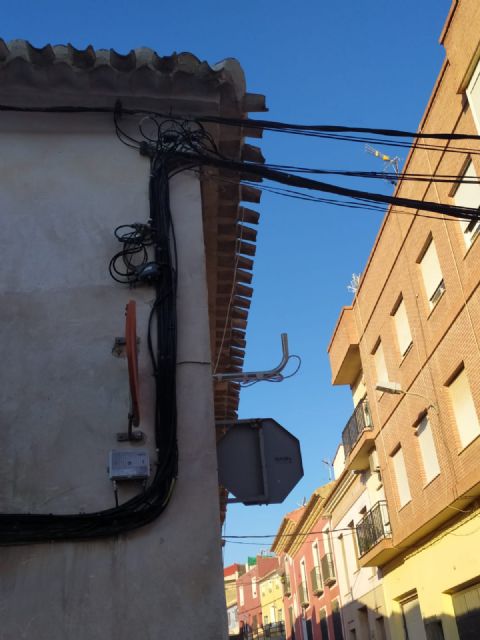 El PP denuncia el mal estado de la Calle Mayor Sevilla y sus alrededores ante la dejadez del equipo de gobierno, Foto 5
