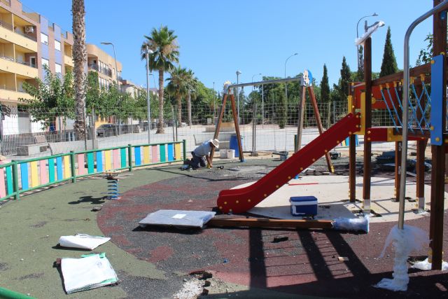 Comienzan las obras de mejora en las zonas infantiles de juego del parque Reina Sofía de Puerto Lumbreras - 5, Foto 5