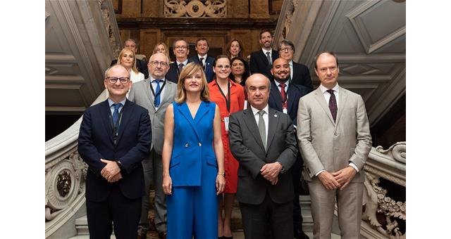 Pilar Alegría: La transformación digital en educación nos exige la máxima preparación - 1, Foto 1