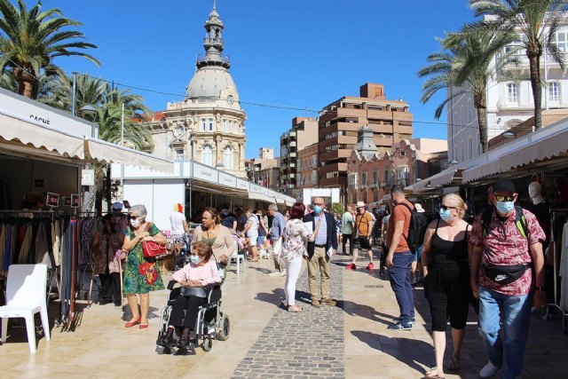 Abierto el plazo de inscripción para participar en la XII Feria Outlet de Cartagena que este año se celebrará en la plaza de España durante el puente del Pilar - 1, Foto 1