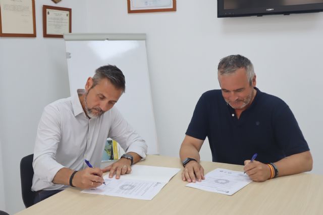 El Ayuntamiento firma un acuerdo para la recogida de prendas usadas de uniformidad policial - 1, Foto 1