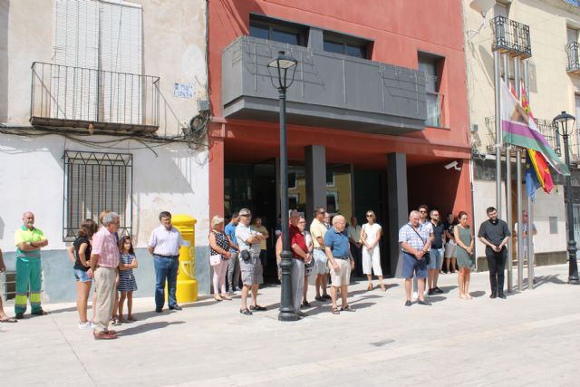 Minuto de silencio y banderas a media asta por las víctimas del atentado de Barcelona - 1, Foto 1