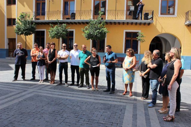 Alcantarilla tampoco tuvo miedo a concentrarse hoy y mostrar su repulsa y condena por el atentado terrorista de ayer en Barcelona y el intento fallido de Cambrils - 1, Foto 1