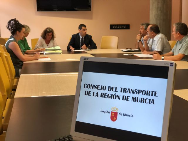 Fomento certifica la aptitud profesional de 3.870 conductores profesionales en el primer semestre del año - 1, Foto 1