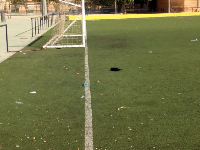El PSOE denuncia la cantidad de mini botellones que surgen sin control en las pedanías de Murcia - 2, Foto 2