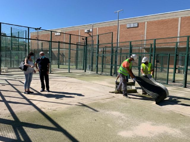 Las pistas de pádel del complejo deportivo Juan Carlos I contarán con nuevo césped artificial a mediados del mes de septiembre - 1, Foto 1