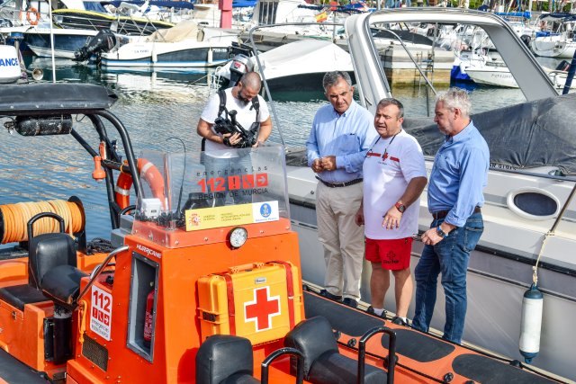 El alcalde visita junto al consejero de Medioambiente el operativo de Salvamento Martimo de Cruz Roja en Puerto de Mazarrn, Foto 1