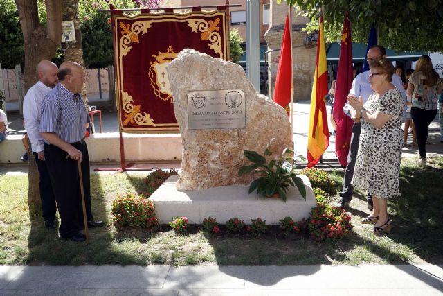 Alcantarilla tributa un sentido homenaje al Cabo Salvador Candel Soto, único militar nacido en nuestra población fallecido en accidente paracaidista - 2, Foto 2