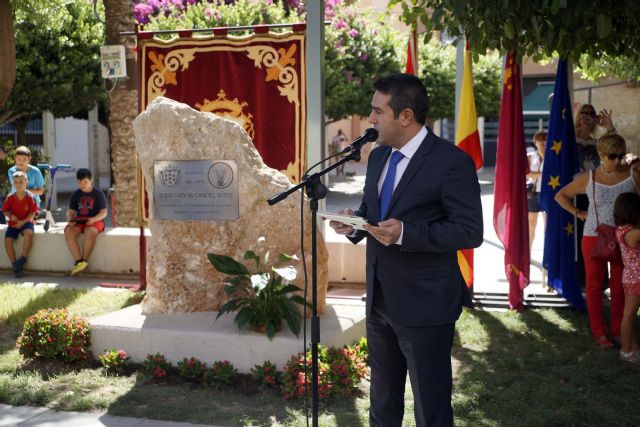 Alcantarilla tributa un sentido homenaje al Cabo Salvador Candel Soto, único militar nacido en nuestra población fallecido en accidente paracaidista - 3, Foto 3