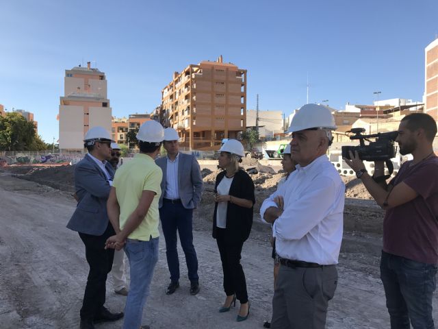 Las obras de las zonas deportivas de los institutos Ros Giner e Ibáñez Martín de Lorca avanzan según lo previsto - 3, Foto 3