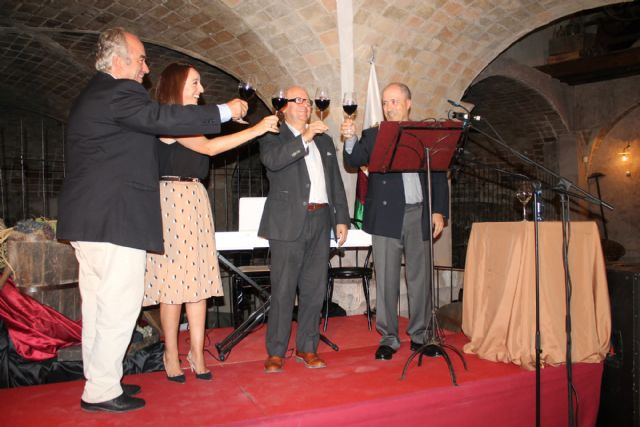 Pachi Larrosa investido Maestro del Vino de Bullas - 1, Foto 1