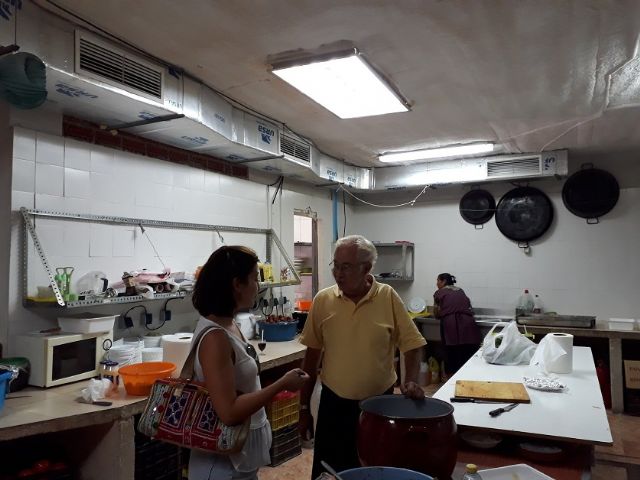 La Concejalía de Sanidad refuerza los controles de los 40 chiringuitos hosteleros instalados en la ciudad con motivo de la Feria para garantizar el cumplimiento de las condiciones higiénico-sanitarias - 1, Foto 1