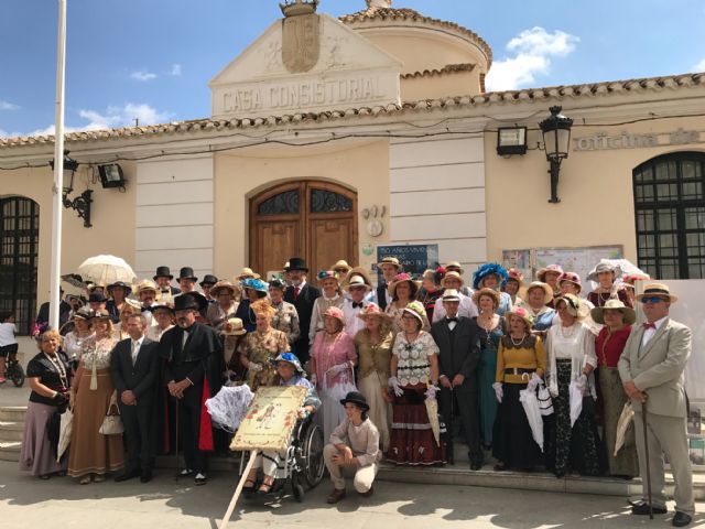 Vistiendo de modernismo nuestra plaza - 1, Foto 1