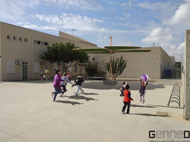 Un sistema de pérgolas creará 'jardines de sombra' en los patios de los colegios públicos de la localidad - 1, Foto 1