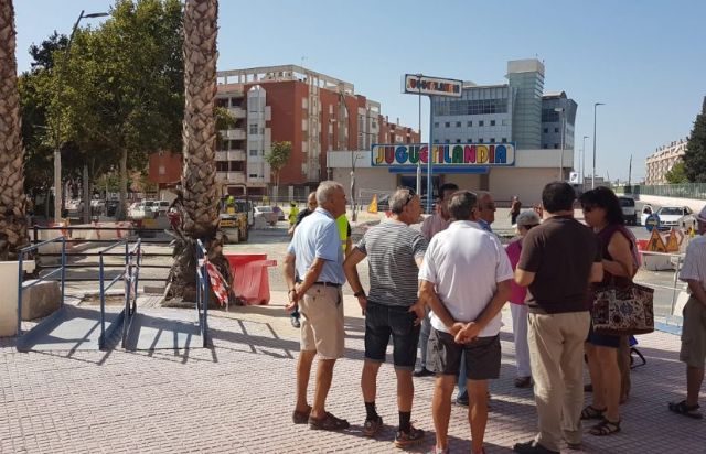 El PSOE exige al Alcalde que dé marcha atrás en su intención de eliminar más de un centenar de plazas de aparcamientos en Alameda de Cervantes - 1, Foto 1