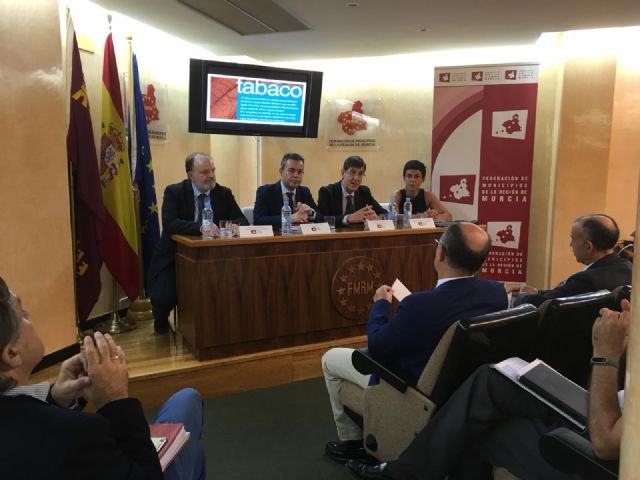 Salud implica a los 45 municipios de la Región en la promoción de acciones contra el tabaquismo - 1, Foto 1