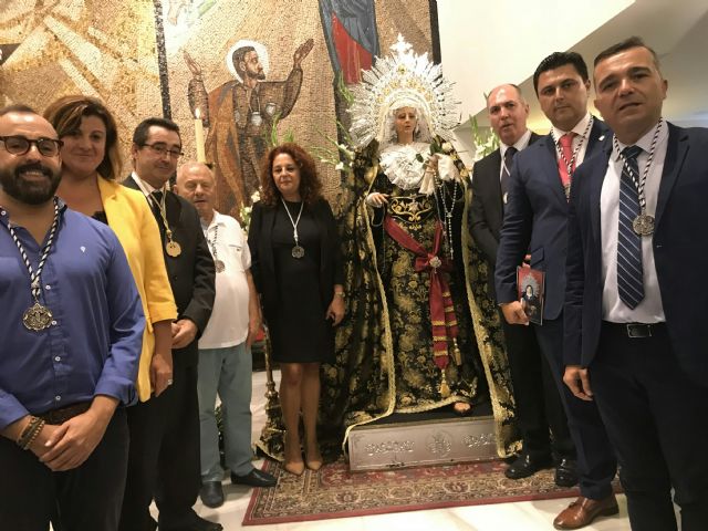 La Pro Cofradía de la Santísima Soledad del Mar Menor bendice la imagen de su Virgen obra del sevillano Alejandro Ugarte - 1, Foto 1