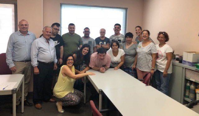 Familia destina 21.000 euros de la X Solidaria a programas de orientación laboral y autonomía de Fundown - 1, Foto 1