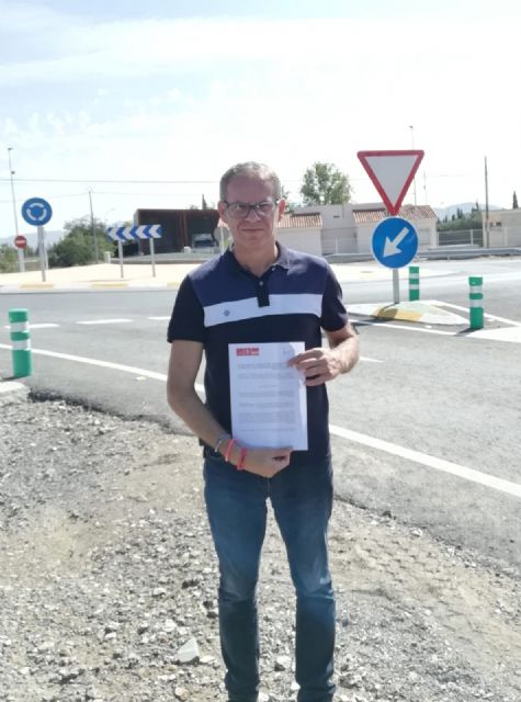 El PSOE solicitará en el próximo pleno la protección de los guarda railes de la nueva redonda del mercado de ganado - 1, Foto 1