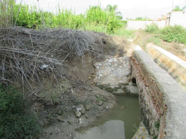 Huermur alerta del colapso de un importante tramo de la acequia mayor de Barreras - 1, Foto 1