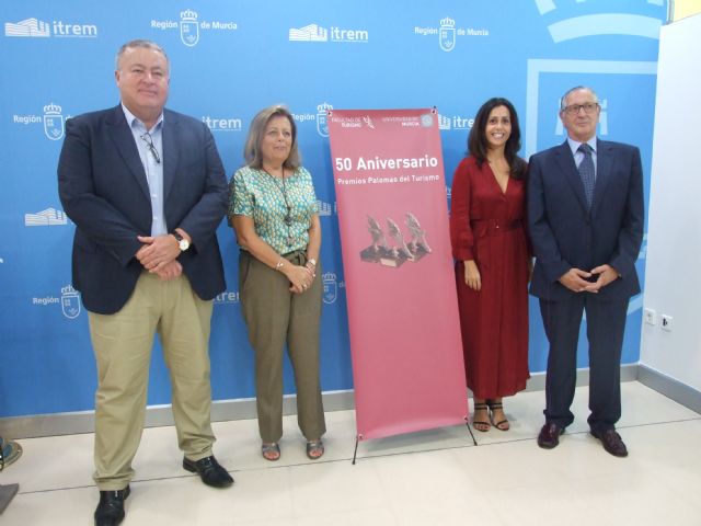 El Aeropuerto Internacional de la Región de Murcia premiado en las 'Palomas del Turismo 2019' - 1, Foto 1
