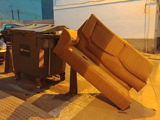 El ayuntamiento informa sobre el procedimiento para deshacerse de los muebles, enseres y pequeños escombros de las viviendas afectadas por la dana - 1, Foto 1