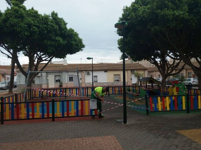 El Ayuntamiento clausura todos los parques infantiles - 1, Foto 1