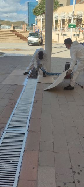 El Ayuntamiento lleva a cabo labores de acondicionamiento en el patio del Centro Cívico, que albergará los conciertos de las Fiestas Patronales - 4, Foto 4
