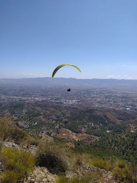 La concentración nacional de parapente congrega a treinta pilotos en un gran día de vuelo en la Peñarrubia - 2, Foto 2