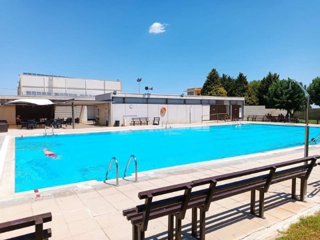 Más de 10.500 usuarios han utilizado las piscinas municipales de Totana durante este pasado verano, Foto 2
