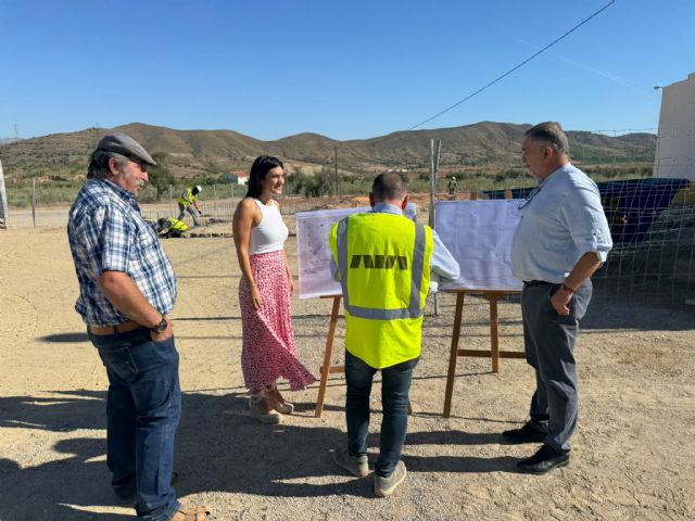 El Gobierno de Lorca celebra la iniciativa de los vecinos de Aguaderas que protagonizan una ampliación del salón vecinal - 3, Foto 3