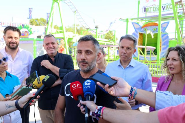 Nueve escenarios, cuarenta jaimas y toldos, dos transformadores eléctricos y una portada con 40.000 puntos de luz integran la logística de la Feria y Fiestas de septiembre - 3, Foto 3