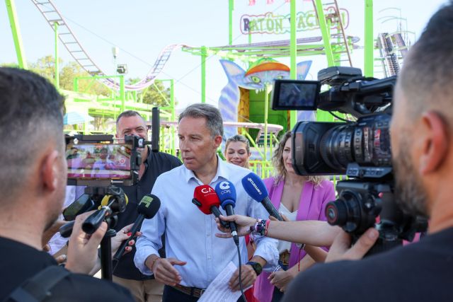 Nueve escenarios, cuarenta jaimas y toldos, dos transformadores eléctricos y una portada con 40.000 puntos de luz integran la logística de la Feria y Fiestas de septiembre - 4, Foto 4