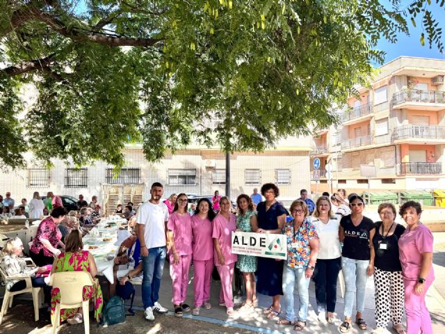 Puerto Lumbreras celebra un desayuno solidario organizado por ALDEA para conmemorar el Día Mundial del Alzheimer - 1, Foto 1