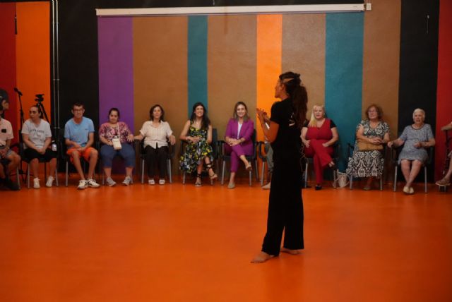Política Social inaugura 'Disca Club', un espacio de ocio adaptado en el centro de día para personas con discapacidad de La Unión - 3, Foto 3
