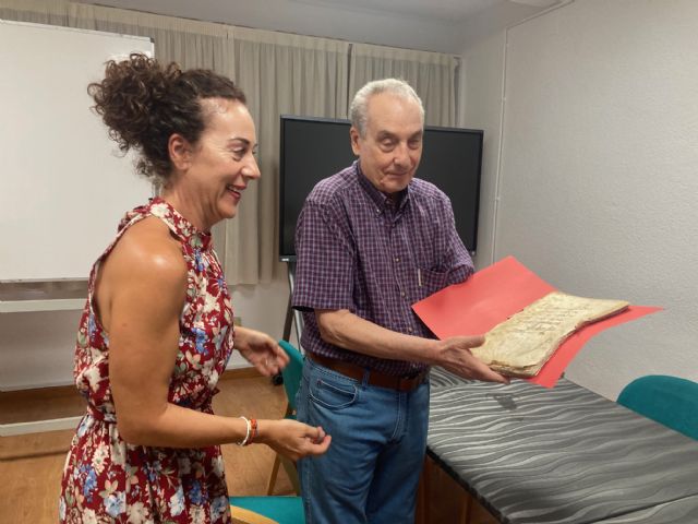 El Centro Social de Personas Mayores Murcia I acoge la donación de un incunable del siglo XVII sobre Letur - 4, Foto 4