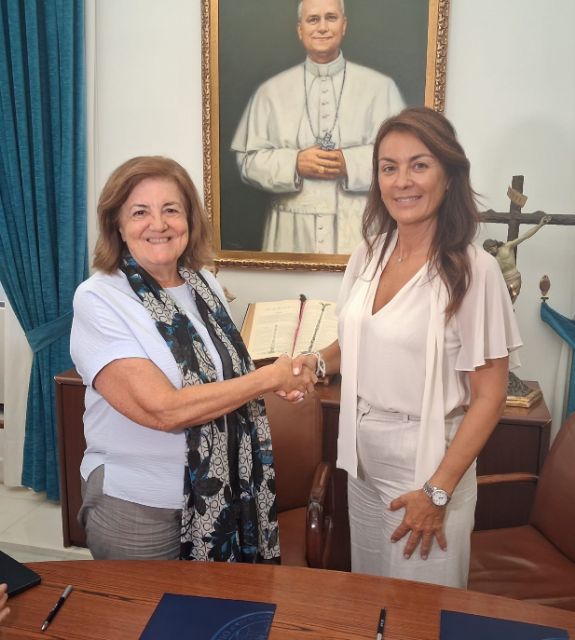 UCAM y FROET firman un convenio para impulsar el transporte y la log�stica