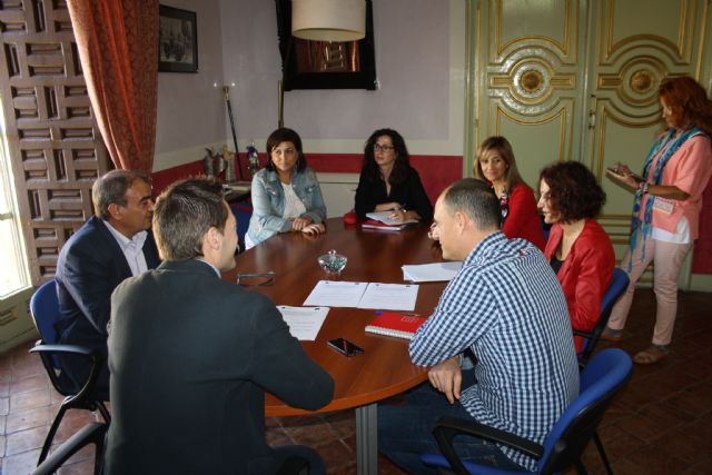El Ayuntamiento de Cehegín y UCOMUR firman un convenio de colaboración - 1, Foto 1