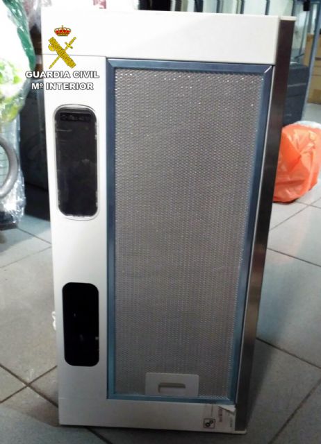 La Guardia Civil desmantela una banda dedicada al robo continuado en viviendas - 2, Foto 2